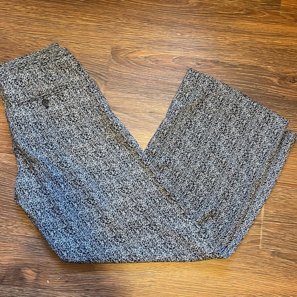 Express Pants Black & White 6 Short - Picture 5 of 7